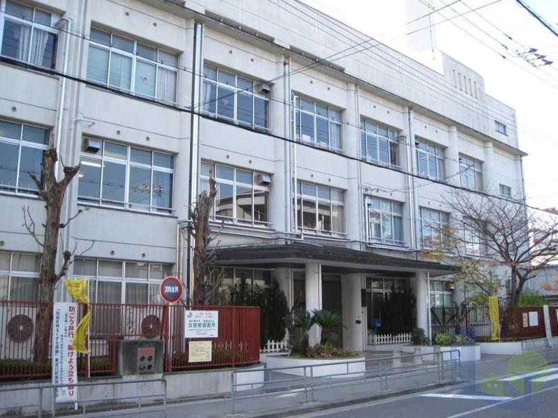 小学校　大阪市立菅原小学校（小学校）まで351m