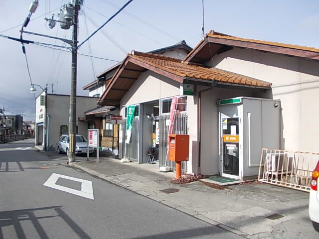 郵便局　甲西下田郵便局（郵便局）まで70m