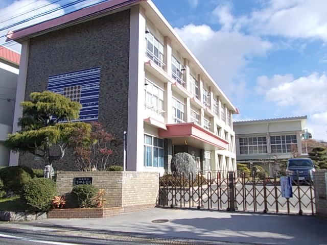 小学校　下田小学校（小学校）まで561m