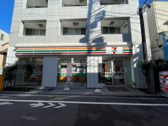 コンビニ　セブンイレブン世田谷経堂すずらん通り店（コンビニ）まで391m