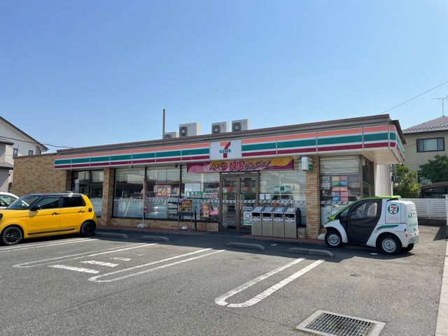 コンビニ　セブンイレブン（コンビニ）まで650m