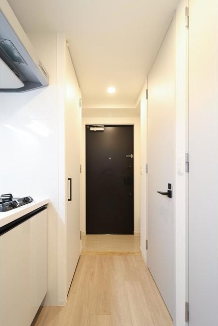 玄関　同物件別部屋写真