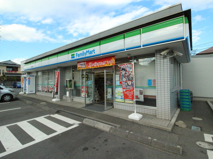 コンビニ　ファミリーマート（コンビニ）まで414m