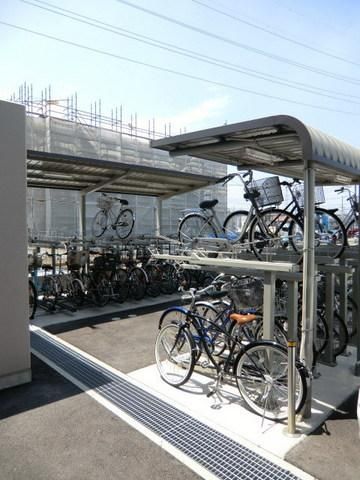 その他設備　駐輪場あり