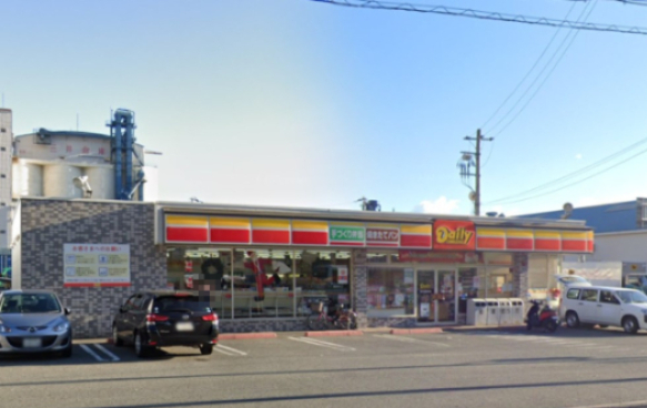 コンビニ　デイリーヤマザキ 神戸新港東店（コンビニ）まで221m