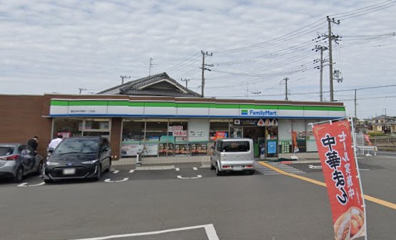 コンビニ　ファミリーマート 富田林中野町一丁目店（コンビニ）まで249m