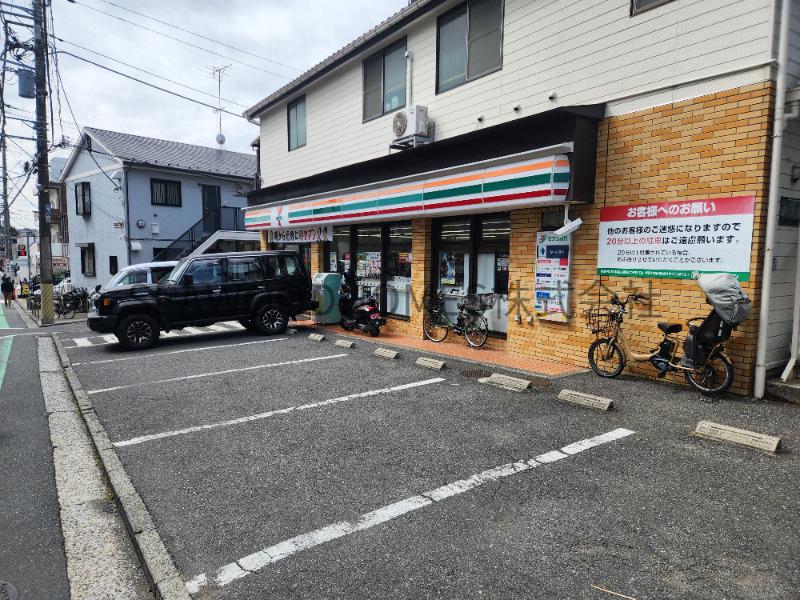 コンビニ　セブンイレブン横浜寺前店（コンビニ）まで591m