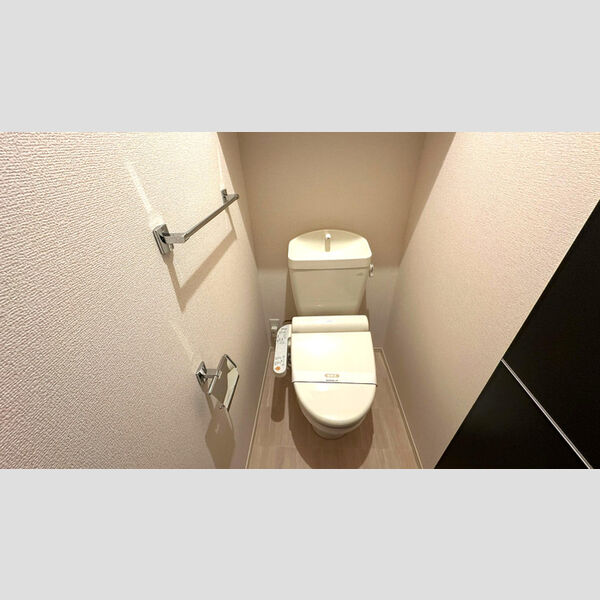 トイレ　温水洗浄暖房便座