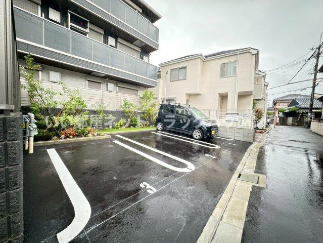 駐車場　【お部屋さがしはラックハウジングにお問合せ下さいませ♪】