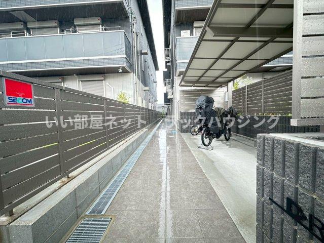エントランス　【お部屋さがしはラックハウジングにお問合せ下さいませ♪】