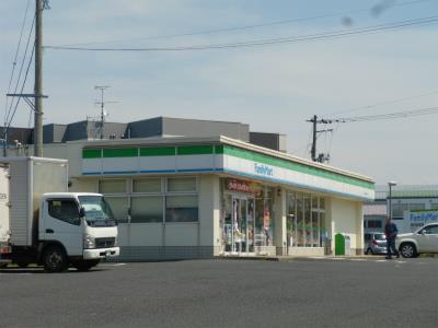 コンビニ　ファミリーマート新潟紫竹七丁目店（コンビニ）まで415m