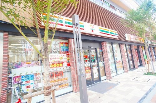 コンビニ　セブンイレブン 横浜日ノ出町駅前店（コンビニ）まで221m