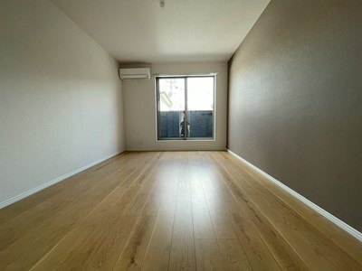 アーフリーミVの居間写真