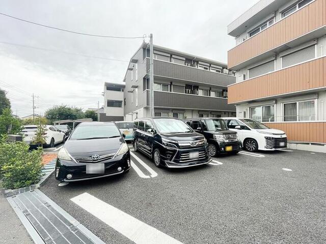 駐車場　駐車場