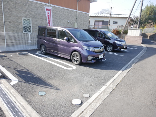 駐車場　★敷地内に駐車場がございます★