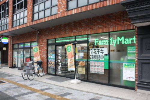コンビニ　ファミリーマート 大須一丁目店（コンビニ）まで42m