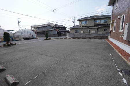 駐車場　駐車場に車を止められます