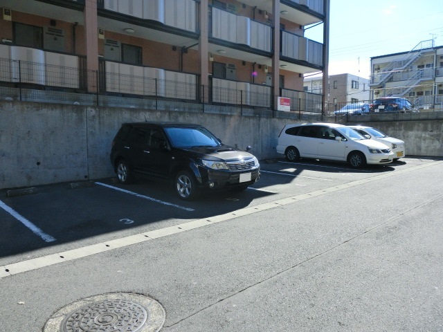 駐車場　【空要確認】敷地内駐車場