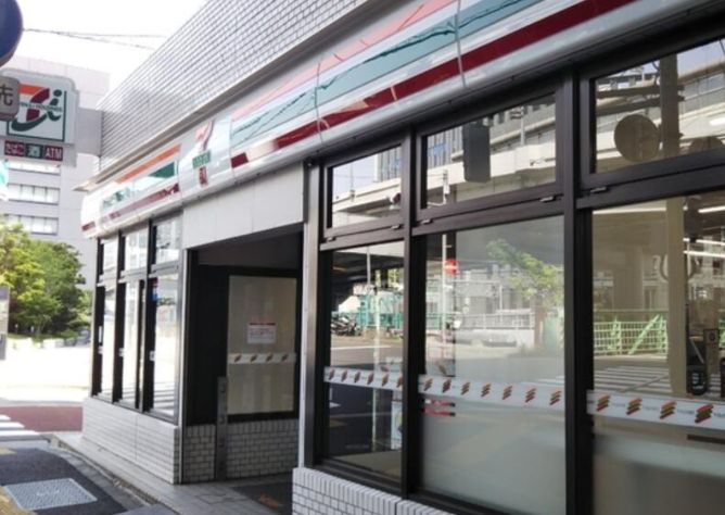 コンビニ　セブンイレブン飯田橋駅北店（コンビニ）まで204m