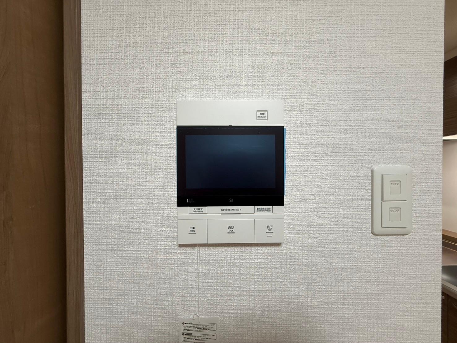 セキュリティ　来訪者と会話の出来るTVモニターホン付きです