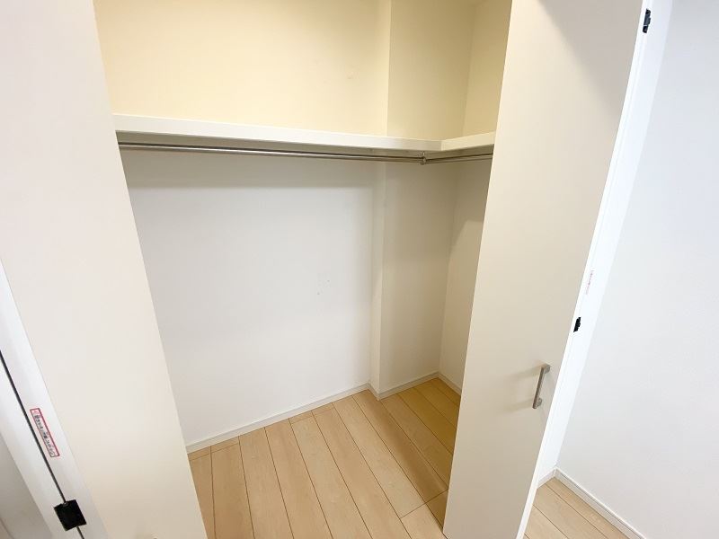 収納　全室照明器具付