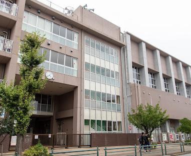 小学校　足立区立西新井小学校（小学校）まで500m