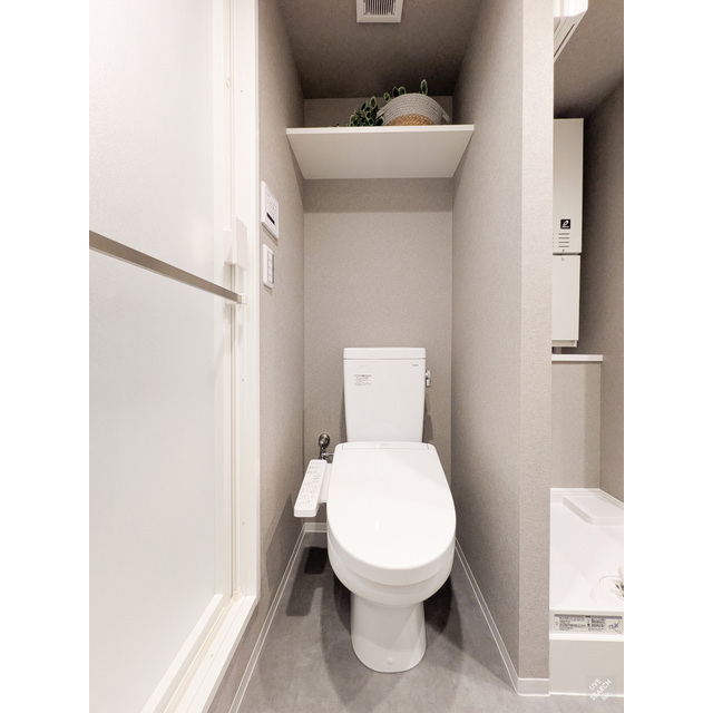 トイレ　【家具・家電の備え付けはありません】