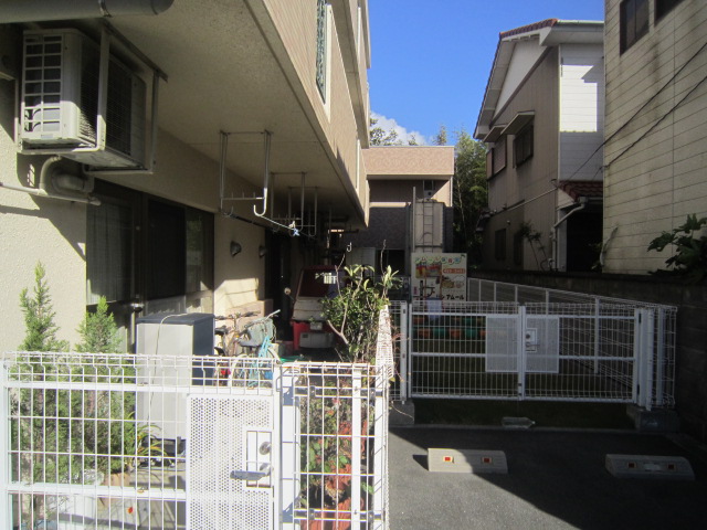 幼稚園・保育園　アムール保育園（幼稚園・保育園）まで576m