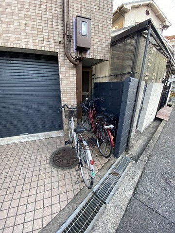 阪神本線 鳴尾・武庫川女子大前駅 徒歩7分 4階建 築30年の外観写真