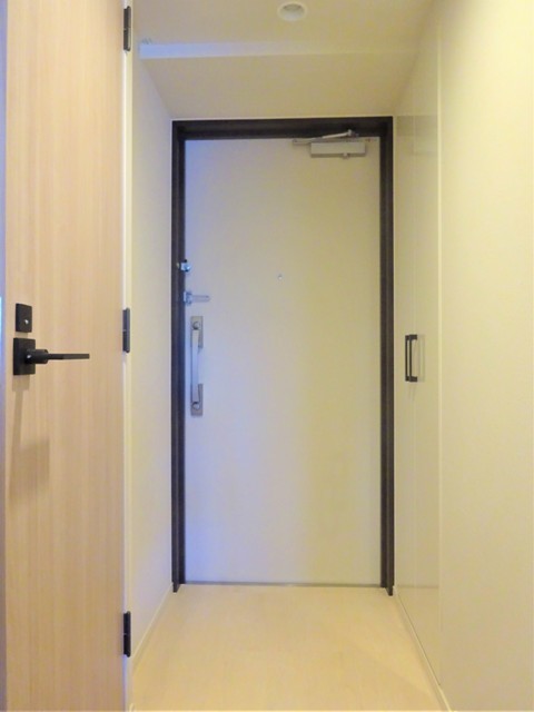 玄関　※写真は同タイプ住戸です。