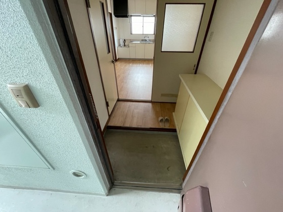 玄関　※別部屋の写真です