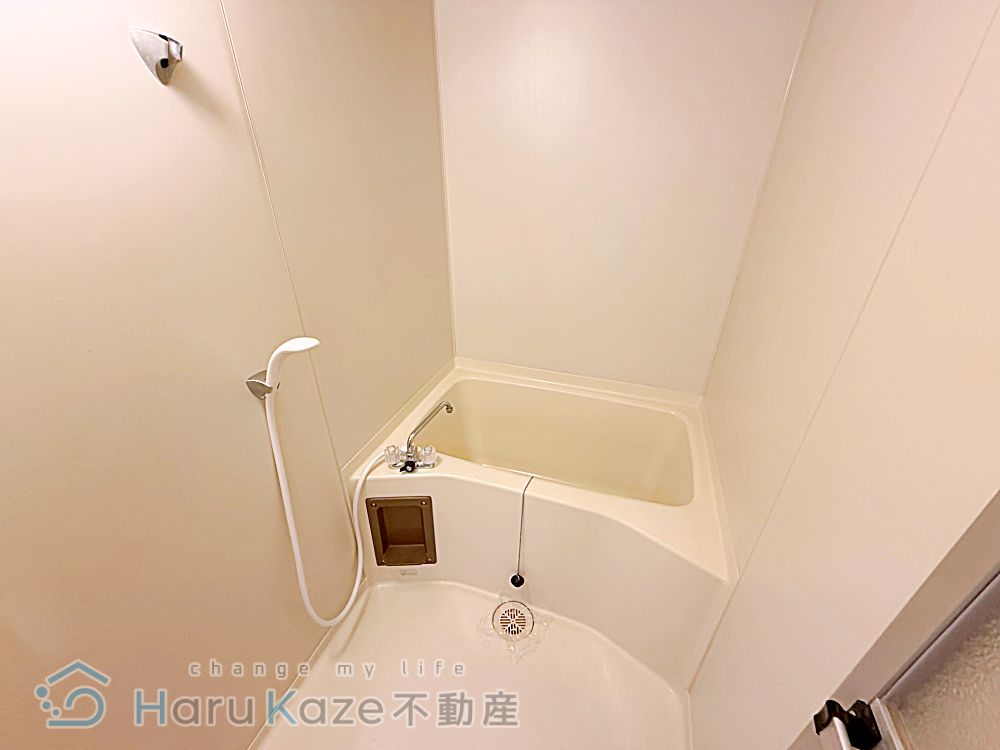 地下鉄鶴舞線 塩釜口駅 徒歩22分 3階建 築39年の風呂写真