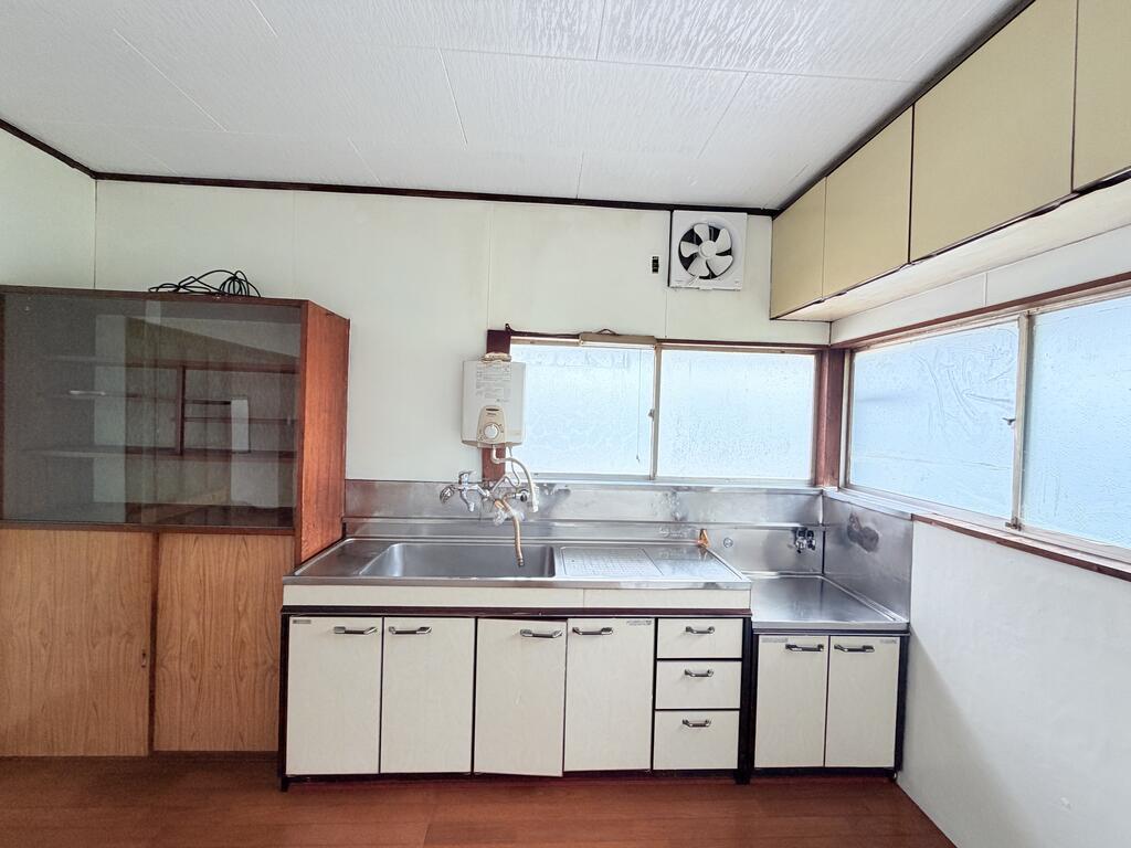 三ツ沢戸建てのキッチン写真