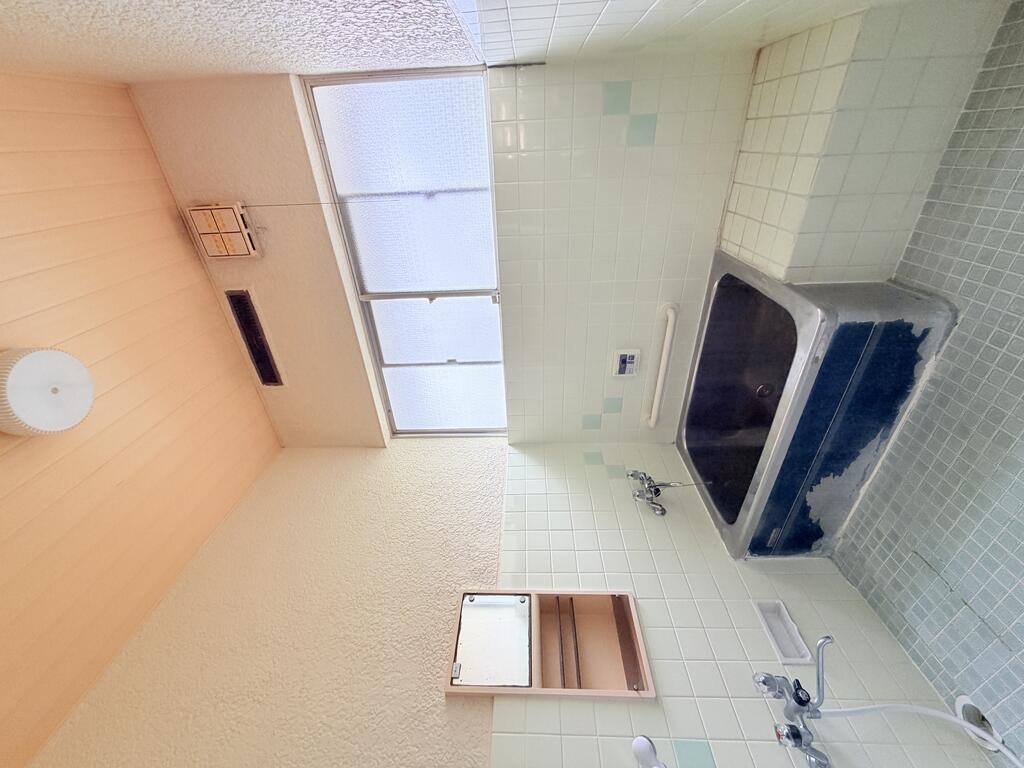 三ツ沢戸建ての風呂写真
