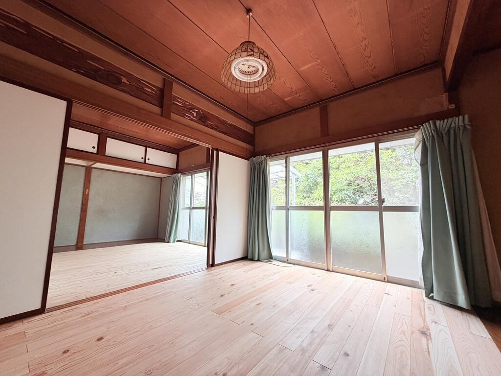 三ツ沢戸建ての内装写真