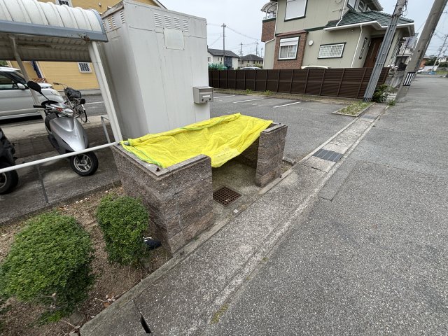 その他　ゴミ捨て場（その他）まで15m