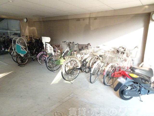 その他共有部分　屋根付き駐輪場