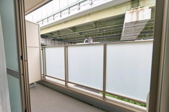 バルコニー　開放的で明るい空間を演出してくれるバルコニーです