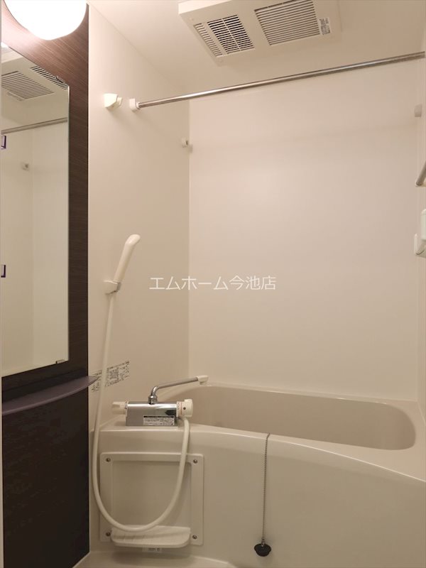 バス・シャワールーム　浴室暖房乾燥機能付バス