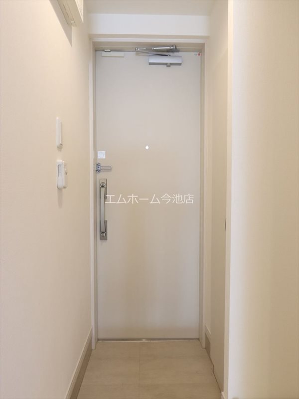 玄関　玄関　シューズボックス充実