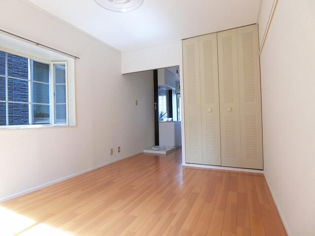 居室・リビング　※別部屋参考写真。