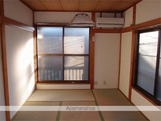 ヒカリハウスの居間写真