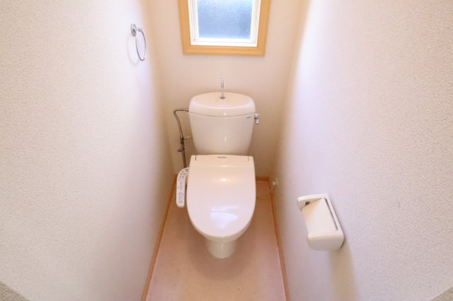 近鉄奈良線 新大宮駅 徒歩15分 2階建 築33年のトイレ写真