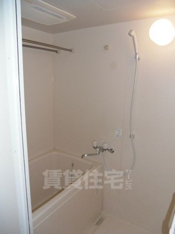 山陽電鉄本線 西二見駅 徒歩4分 2階建 築22年の風呂写真