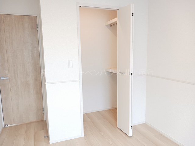 収納　お問合せは048-772-8202