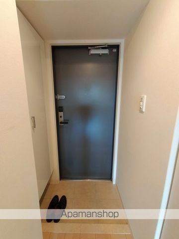 地下鉄御堂筋線 江坂駅 徒歩5分 12階建 築14年の玄関写真