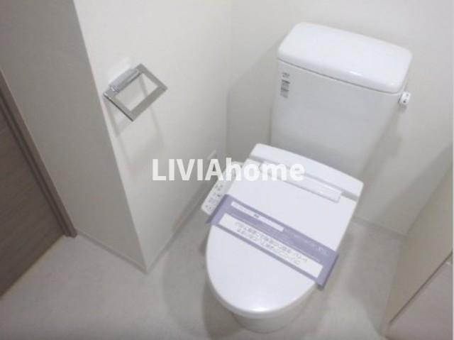 都営浅草線 高輪台駅 徒歩4分 9階建 築12年のトイレ写真