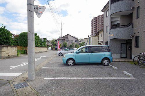 駐車場　ウォームレット