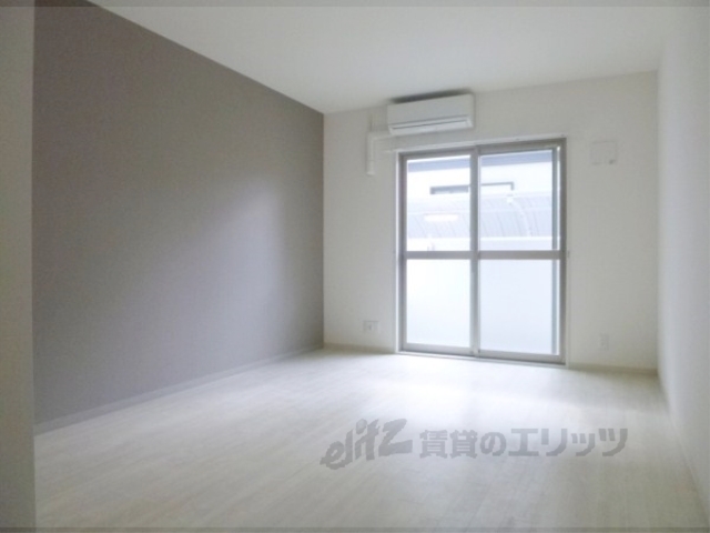 ソレイユ本願寺の居間写真