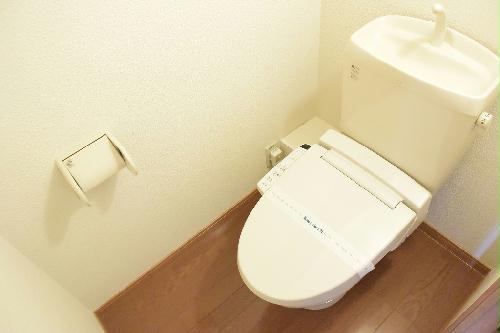 トイレ　温水洗浄便座ですっきり♪